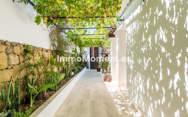 Wiederverkauf - Freistehende Villa - Marbella - Marbella Centro