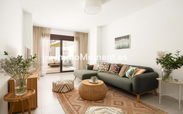 Resale - Apartment - Marbella - Nueva Andalucía