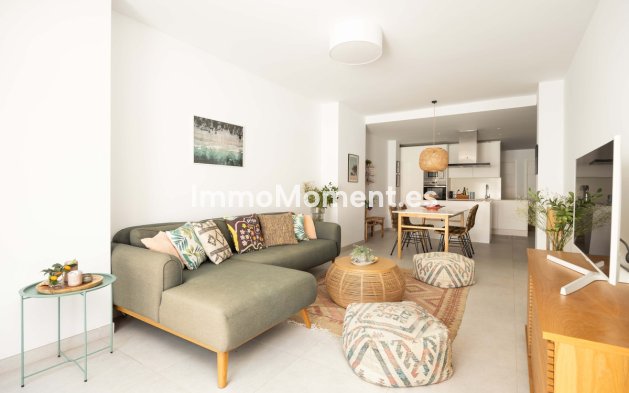 Resale - Apartment - Marbella - Nueva Andalucía