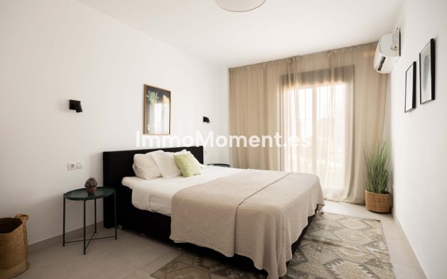 Resale - Apartment - Marbella - Nueva Andalucía