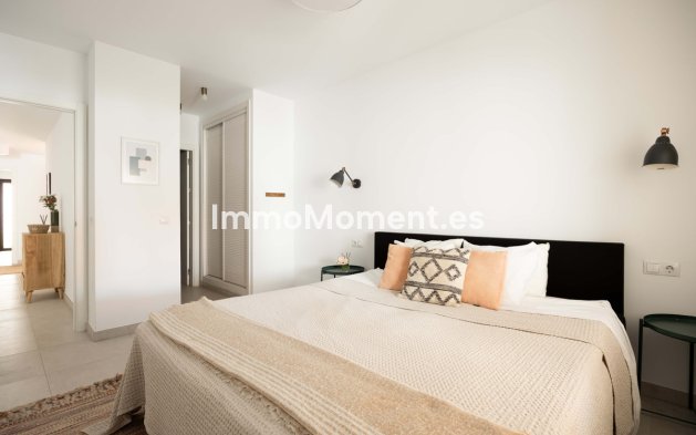 Resale - Apartment - Marbella - Nueva Andalucía