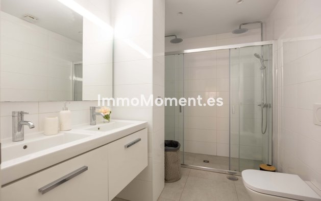 Resale - Apartment - Marbella - Nueva Andalucía