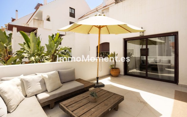 Resale - Apartment - Marbella - Nueva Andalucía