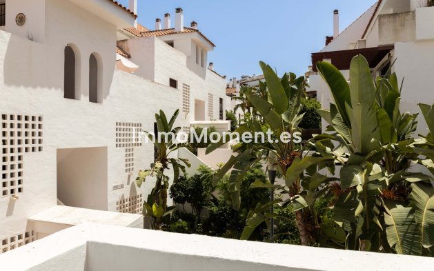 Resale - Apartment - Marbella - Nueva Andalucía