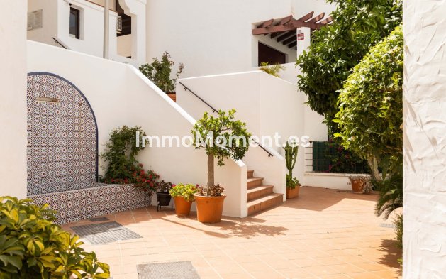 Resale - Apartment - Marbella - Nueva Andalucía
