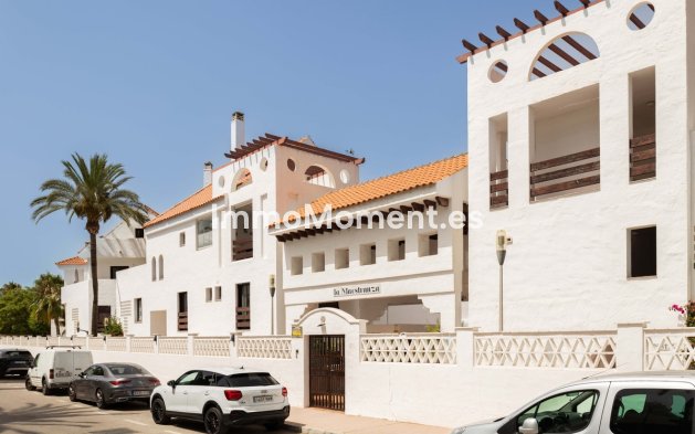 Resale - Apartment - Marbella - Nueva Andalucía