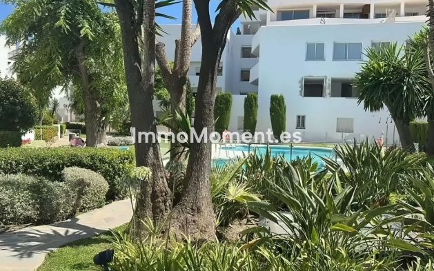 Resale - Apartment - Marbella - Nueva Andalucía