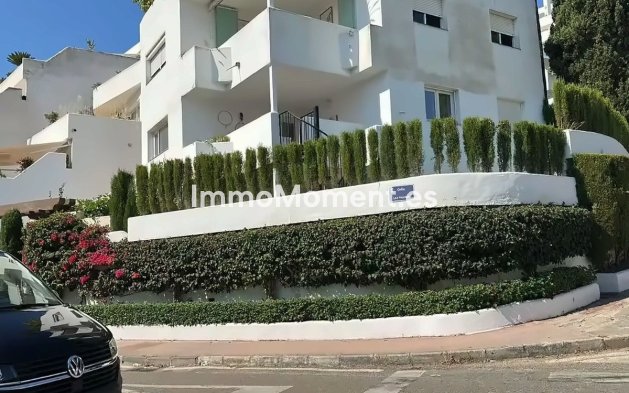 Resale - Apartment - Marbella - Nueva Andalucía