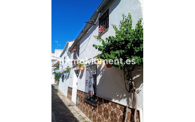 Bestaande woning - Vrijstaande villa - Estepona  - Estepona Centro