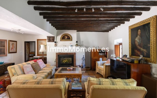Bestaande woning - Vrijstaande villa - Estepona  - Estepona Centro