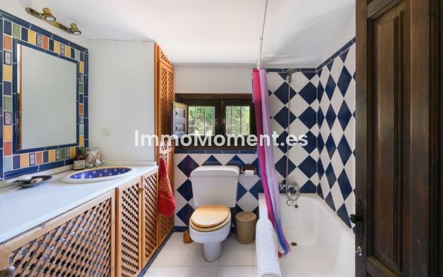 Bestaande woning - Vrijstaande villa - Estepona  - Estepona Centro