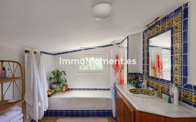 Bestaande woning - Vrijstaande villa - Estepona  - Estepona Centro