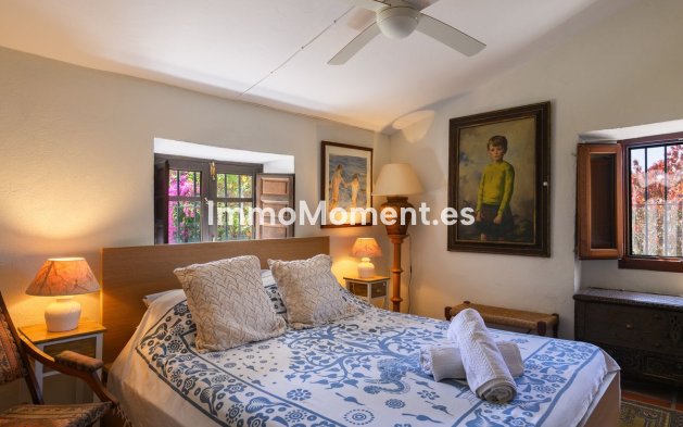 Bestaande woning - Vrijstaande villa - Estepona  - Estepona Centro