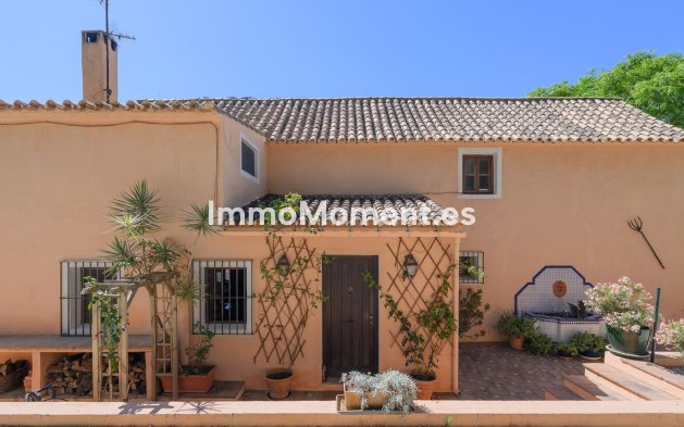 Bestaande woning - Vrijstaande villa - Estepona  - Estepona Centro