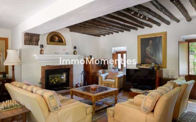 Bestaande woning - Vrijstaande villa - Estepona  - Estepona Centro