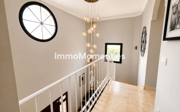 Bestaande woning - Vrijstaande villa - Estepona  - Estepona Centro