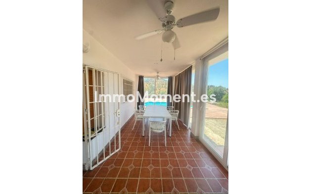 Resale - Country house - Inland  - Coín