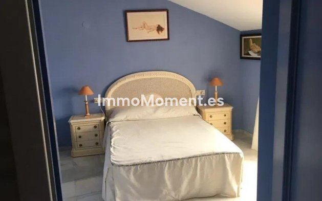 Resale - Apartment - Marbella - Nueva Andalucía