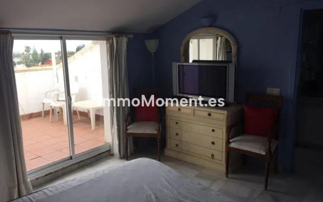 Resale - Apartment - Marbella - Nueva Andalucía