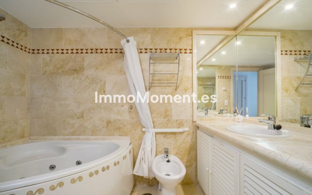 Wiederverkauf - Wohnung - Marbella - Nueva Andalucía