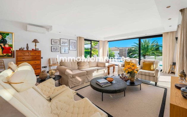 Resale - Detached villa - Marbella - Elviria