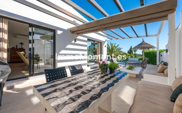 Resale - Detached villa - Marbella - Elviria