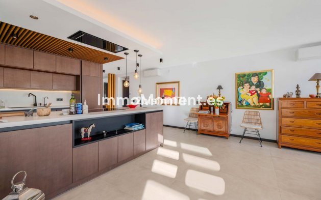 Resale - Detached villa - Marbella - Elviria