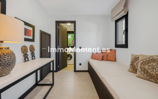 Resale - Detached villa - Marbella - Elviria