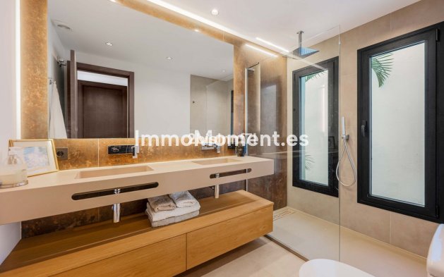 Resale - Detached villa - Marbella - Elviria