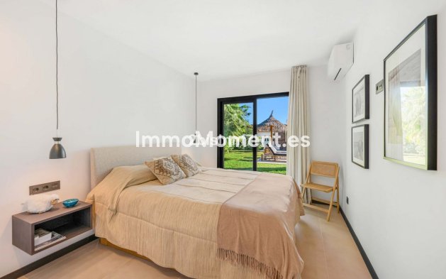 Resale - Detached villa - Marbella - Elviria