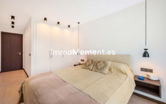 Resale - Detached villa - Marbella - Elviria