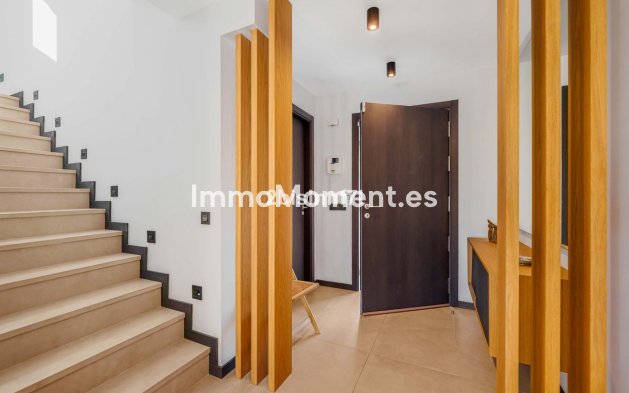Resale - Detached villa - Marbella - Elviria
