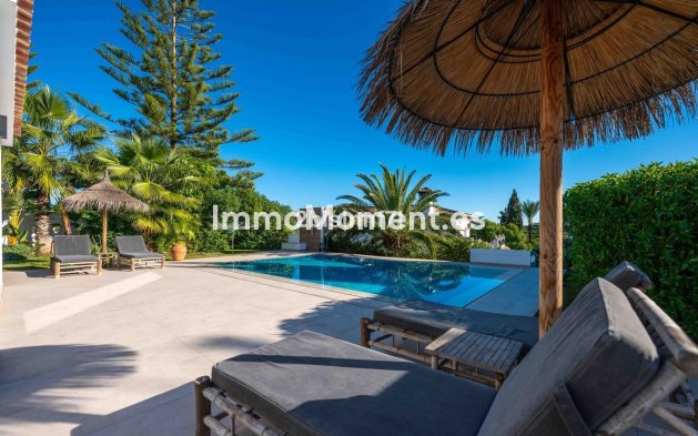 Resale - Detached villa - Marbella - Elviria