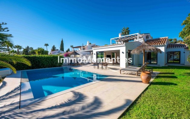 Resale - Detached villa - Marbella - Elviria