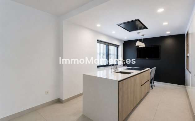 Wiederverkauf - Freistehende Villa - Marbella - Nueva Andalucía