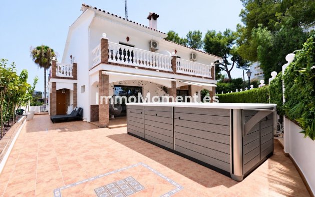 Wiederverkauf - Freistehende Villa - Marbella - Nueva Andalucía