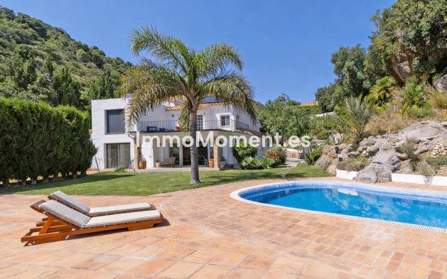 Reventa - Villa independiente - Ojén