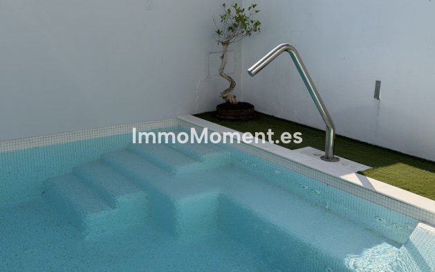 Resale - Detached villa - Marbella - Nueva Andalucía