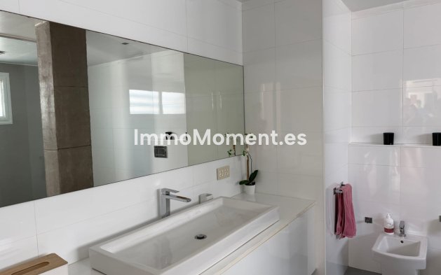Resale - Detached villa - Marbella - Nueva Andalucía