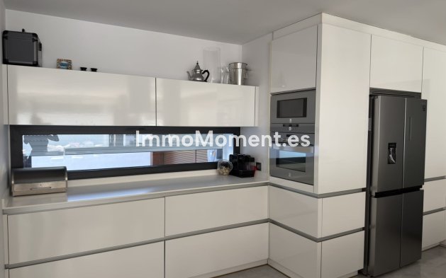 Resale - Detached villa - Marbella - Nueva Andalucía
