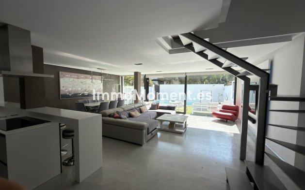Resale - Detached villa - Marbella - Nueva Andalucía
