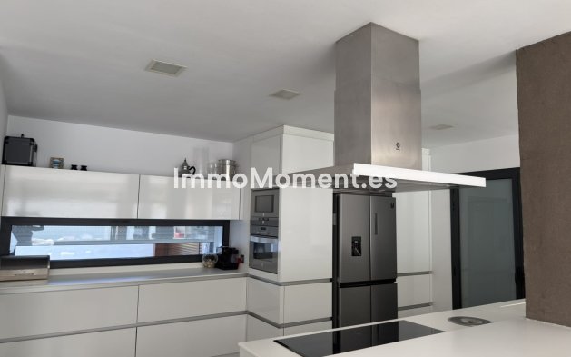 Resale - Detached villa - Marbella - Nueva Andalucía