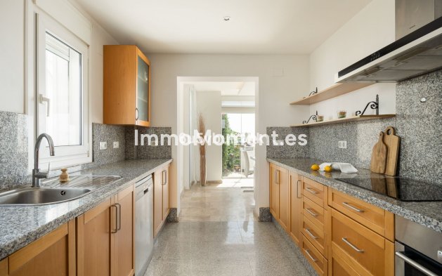 Wiederverkauf - Freistehende Villa - Marbella - Santa Clara