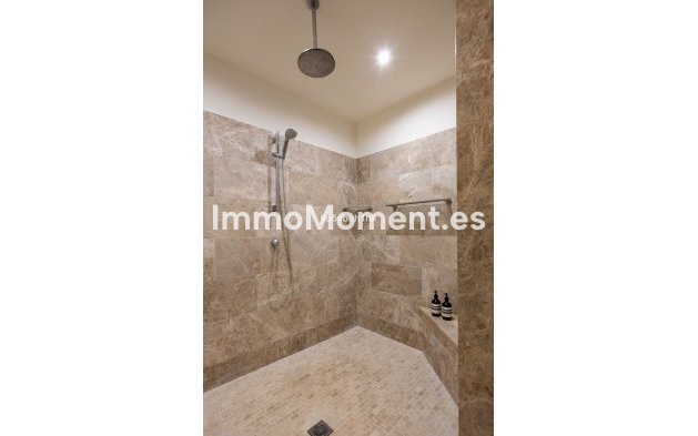 Wiederverkauf - Freistehende Villa - Marbella - Santa Clara