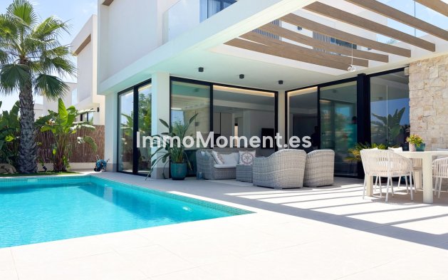 Wiederverkauf - Freistehende Villa - Orihuela Costa - Cabo roig - La Zenia