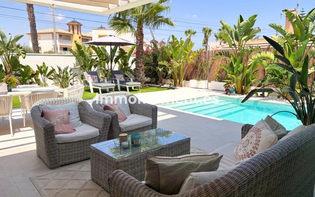 Wiederverkauf - Freistehende Villa - Orihuela Costa - Cabo roig - La Zenia
