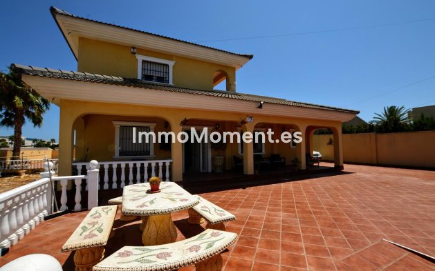 Wiederverkauf - Freistehende Villa - Torrevieja - Los Balcones - Los Altos del Edén