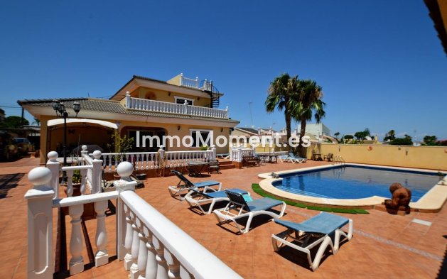 Wiederverkauf - Freistehende Villa - Torrevieja - Los Balcones - Los Altos del Edén