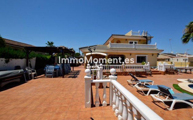 Wiederverkauf - Freistehende Villa - Torrevieja - Los Balcones - Los Altos del Edén
