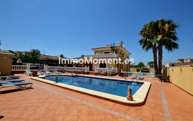 Wiederverkauf - Freistehende Villa - Torrevieja - Los Balcones - Los Altos del Edén